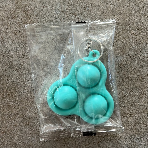 12 Assorted Pop-It Fidget Toys - Picture 10 of 13